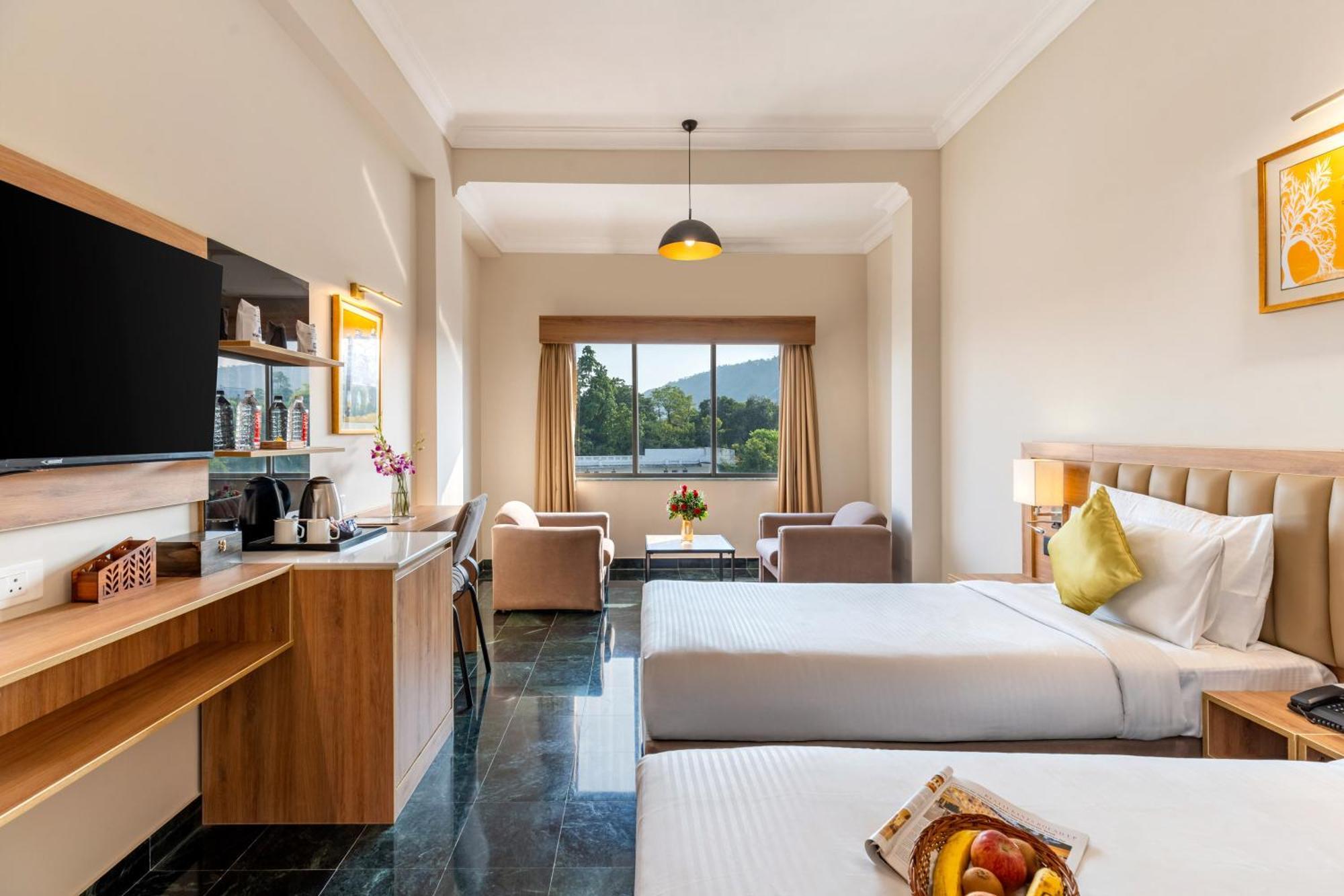 Vishnupriya Hotel
