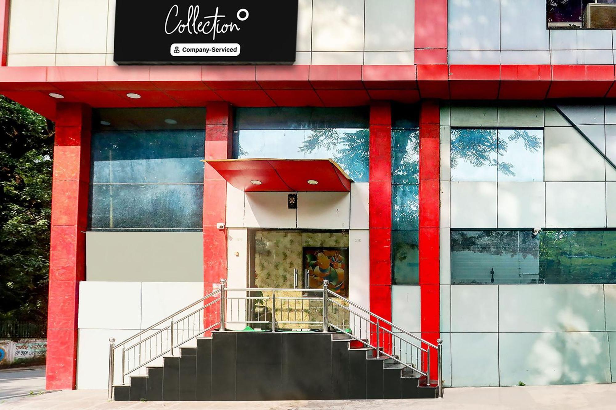 Hotel Super Collection O Lake Palace Road Udaipur