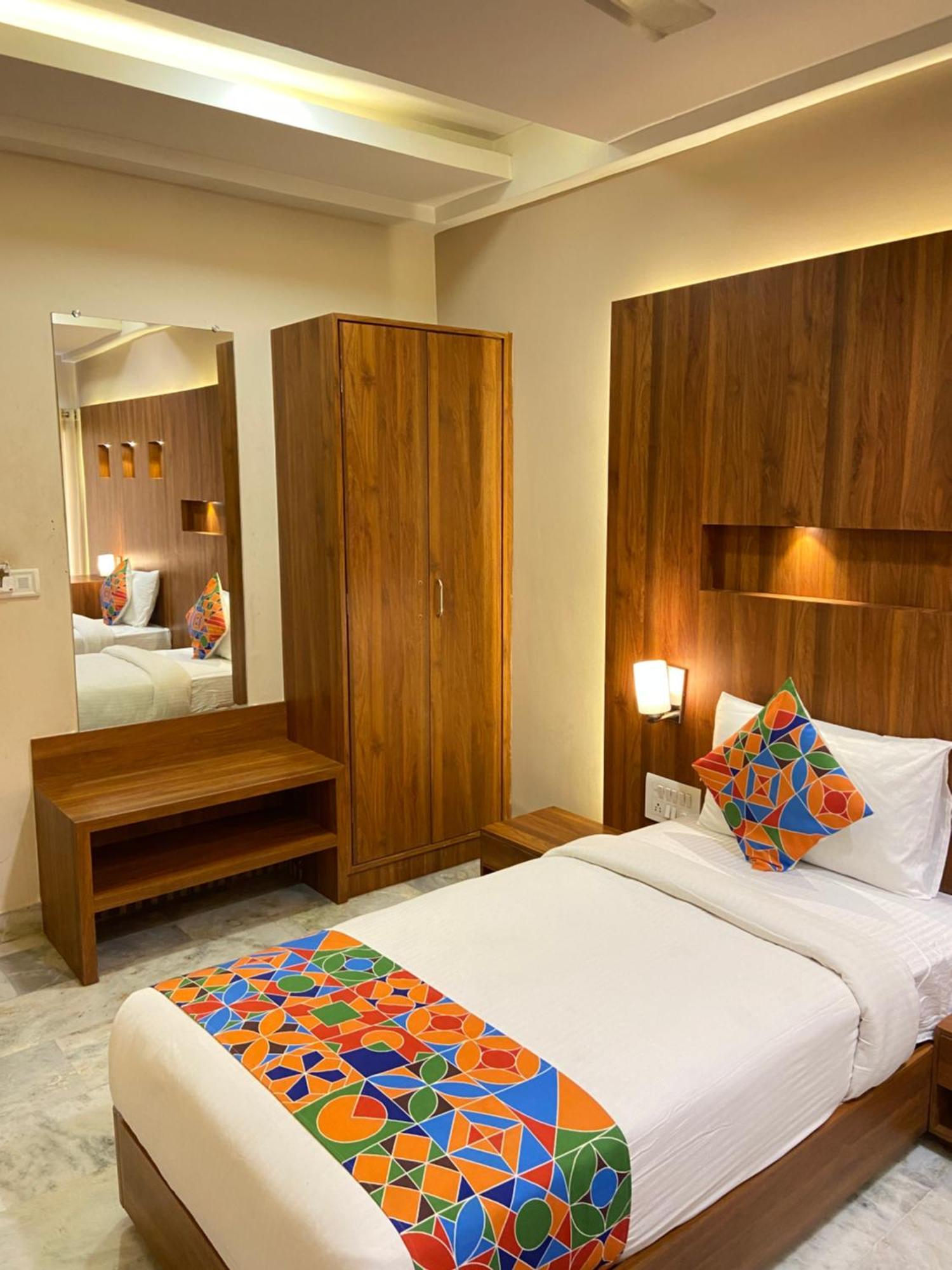 Damanis Hotel