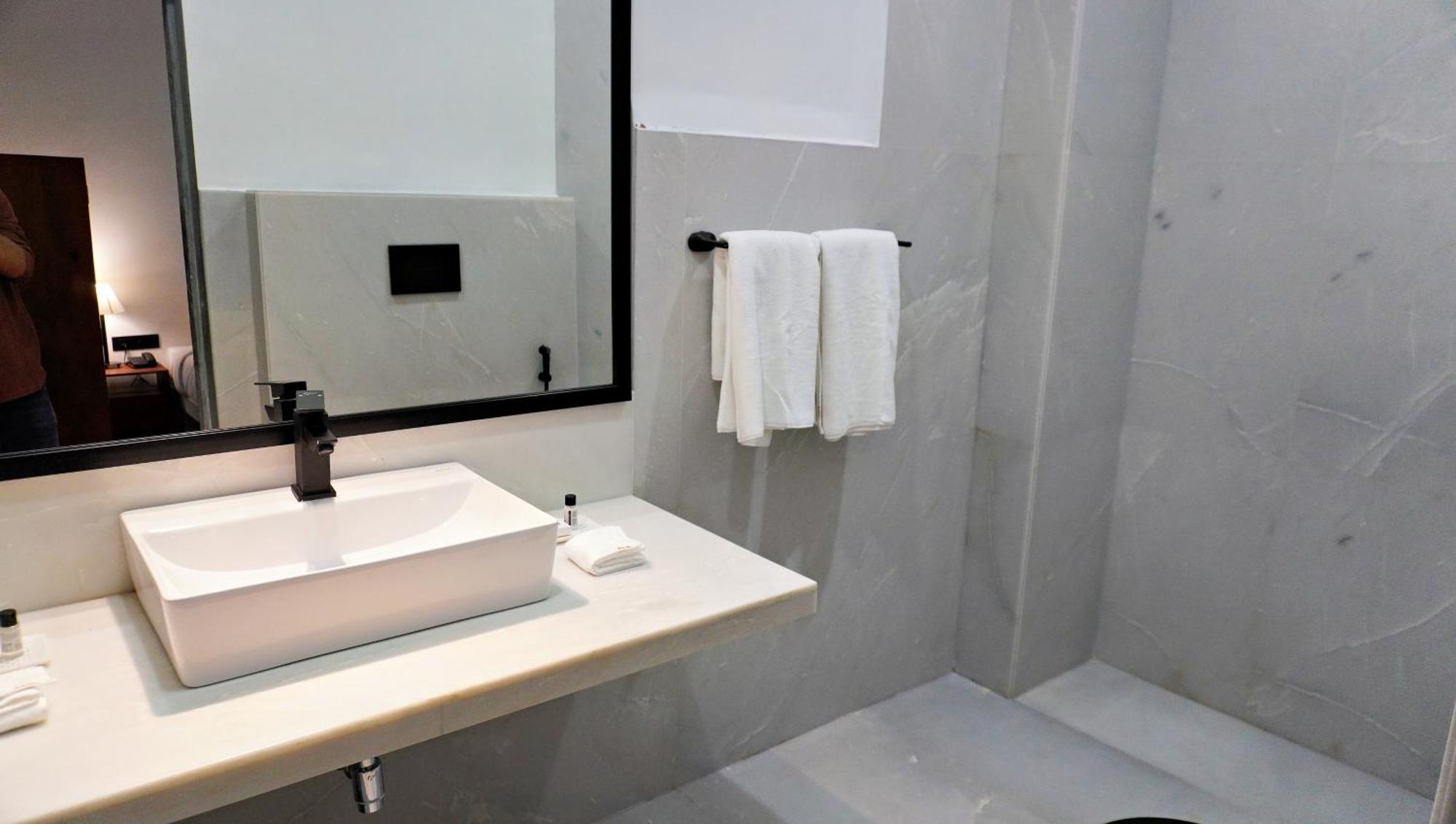 Madri Retreat - Heritage Boutique Hotel With Pool Udaipur