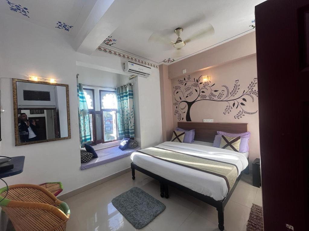 Nayee Haveli 3*
