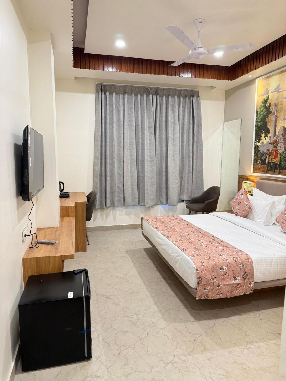 Hotel Aura By Arihant 3*