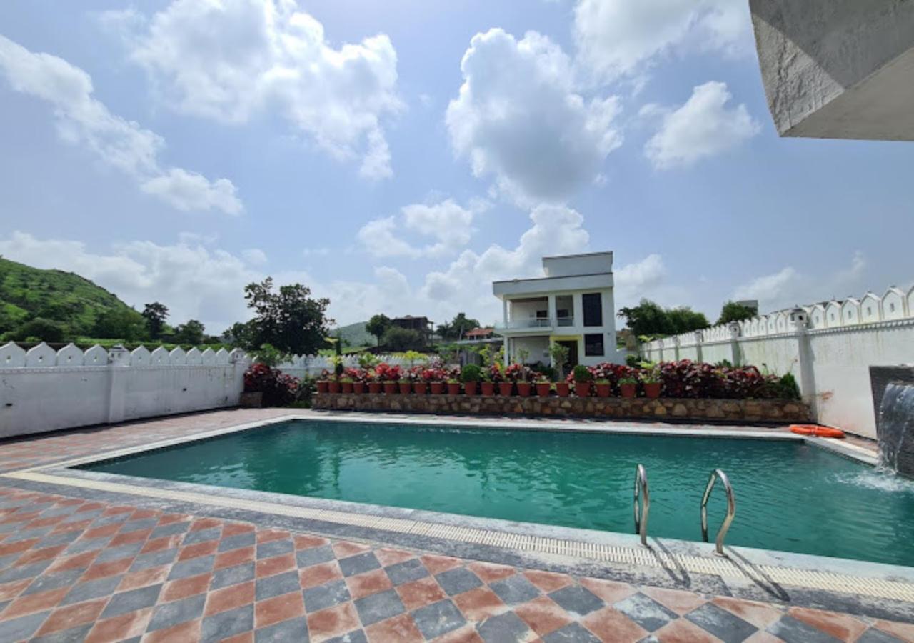 At Aravali Rani Hotel Udaipur