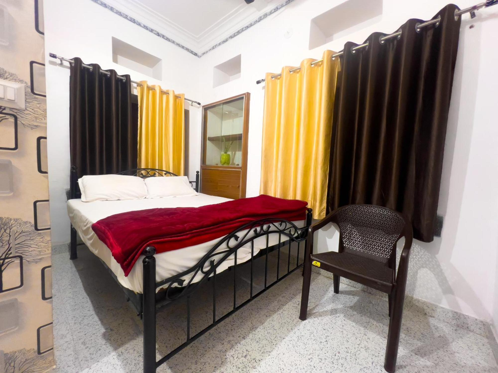 Multiple Stories, Hostel *