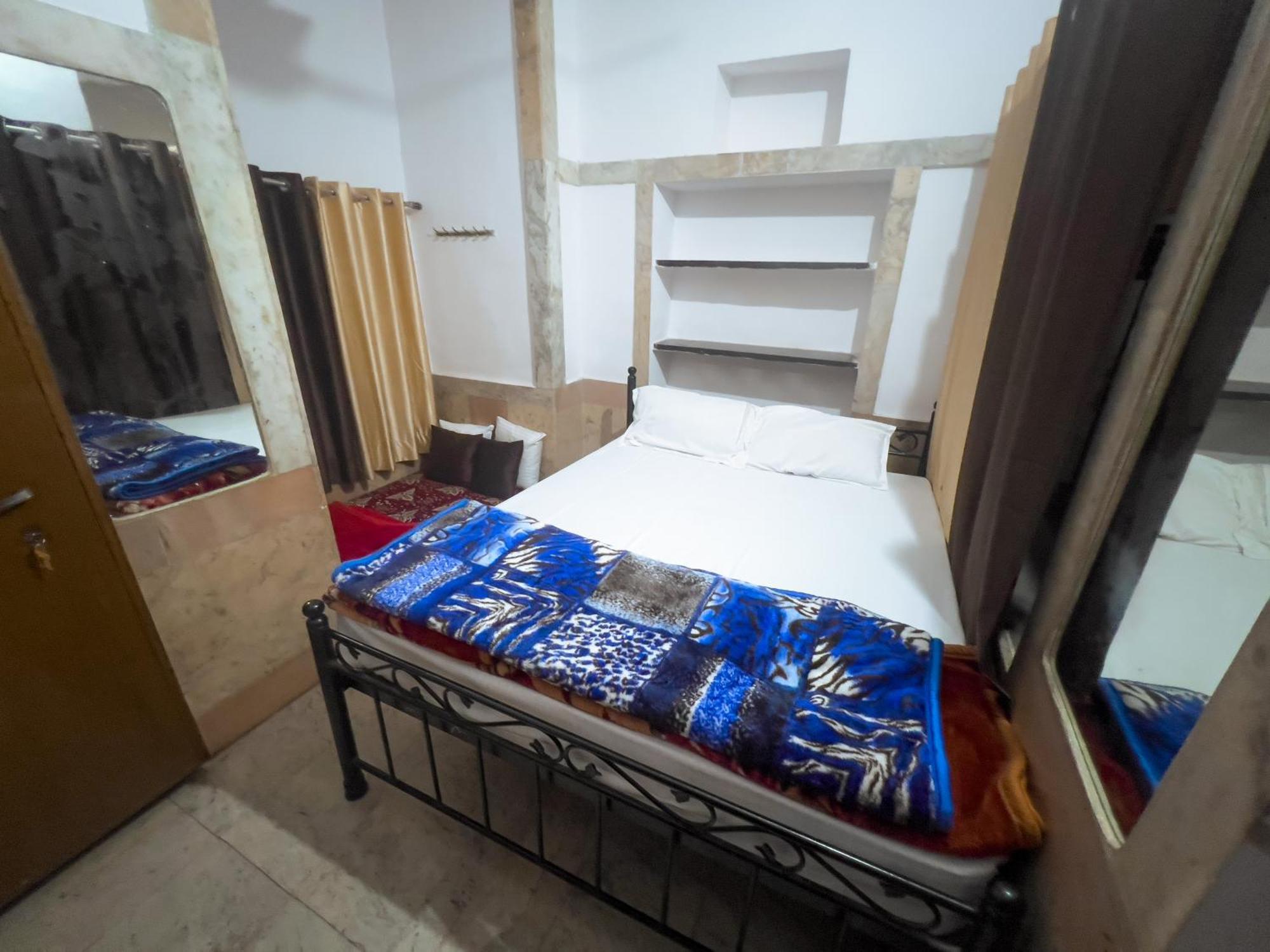 Multiple Stories, Hostel *