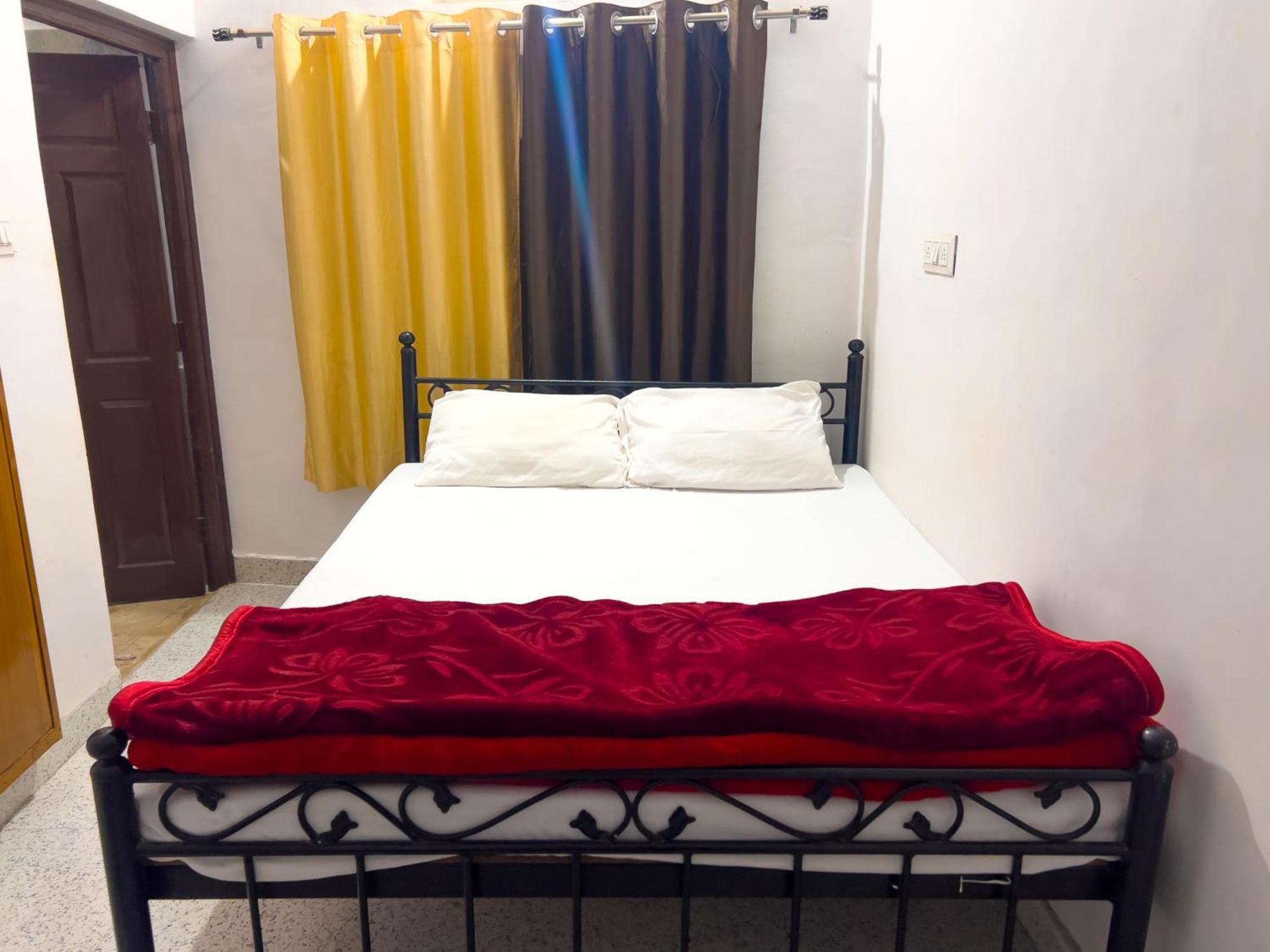 Multiple Stories, Hostel *