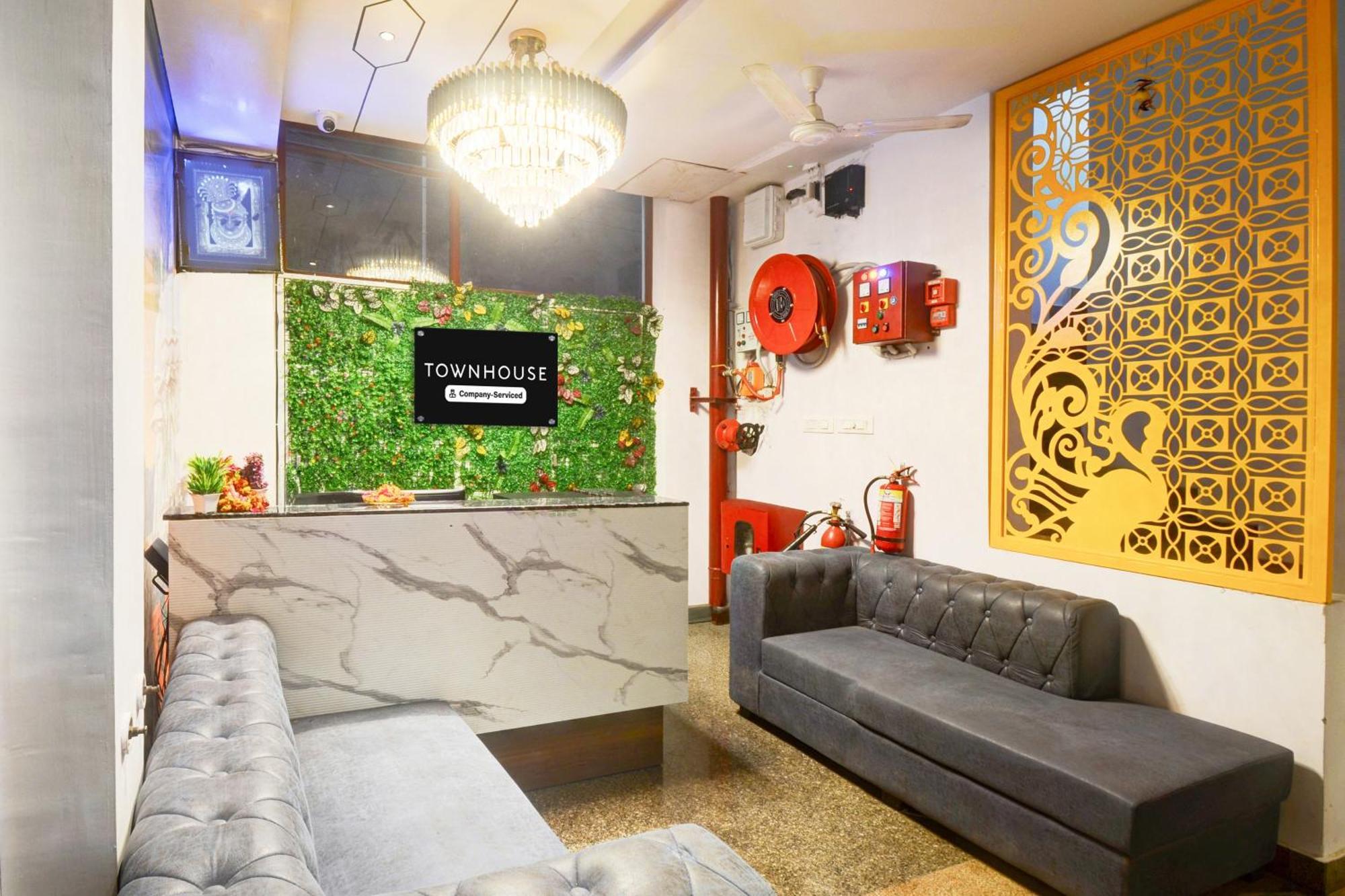 Super Townhouse Shobhagpura Formerly Fragrance
