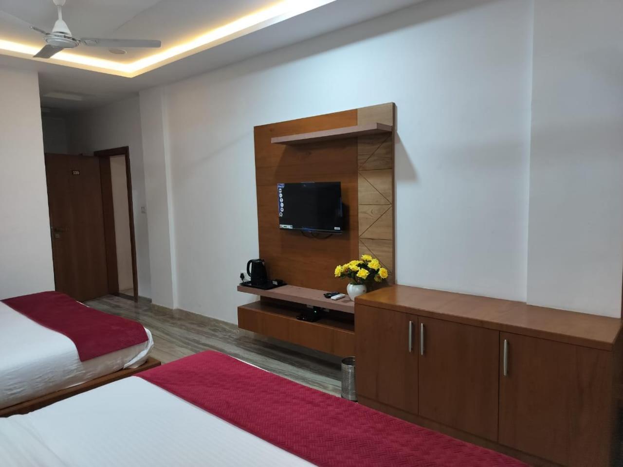 Brij Palace & Restaurant Hotel 3*