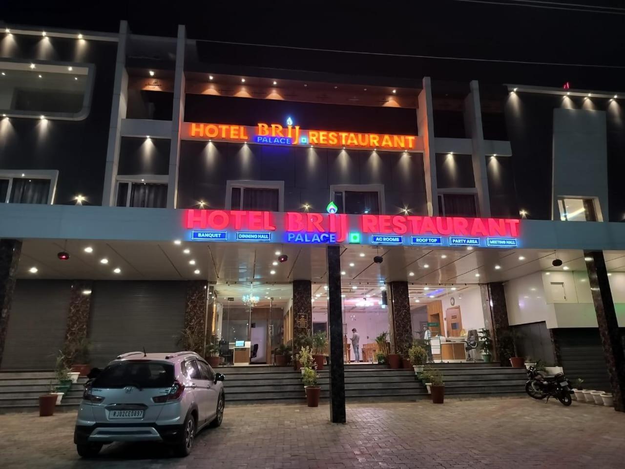 Brij Palace & Restaurant 3*