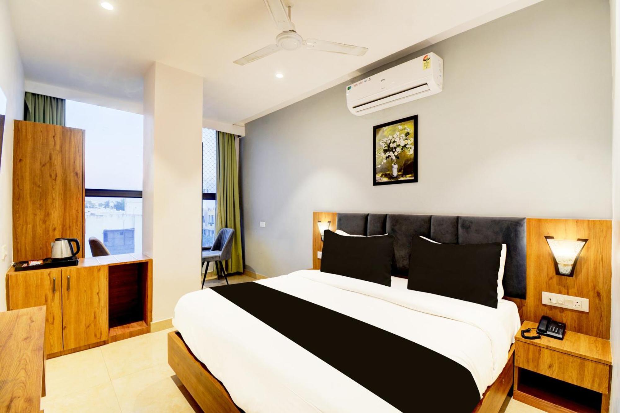 Super Townhouse Shobhagpura Formerly Fragrance Hotel 4*