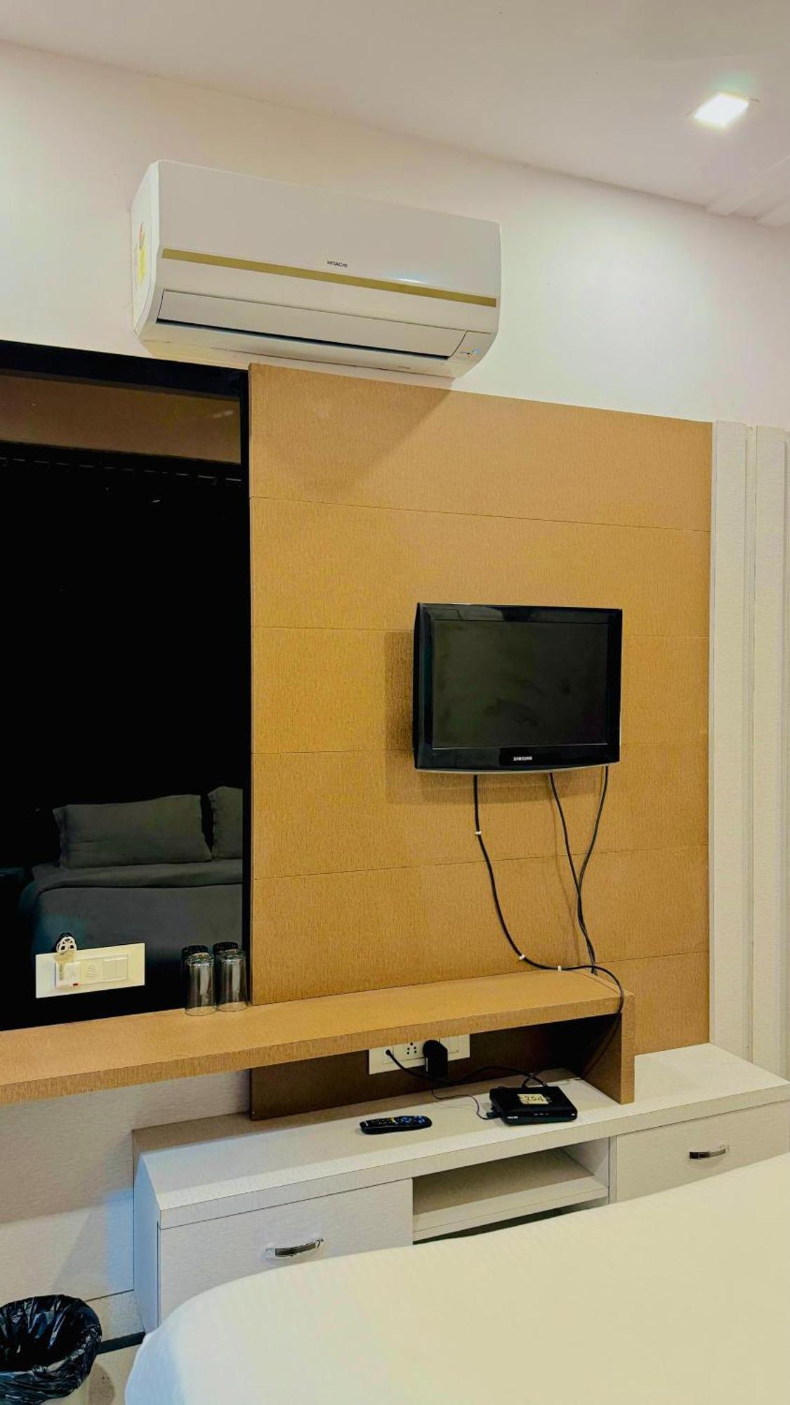 Hotel Lux Udaipur