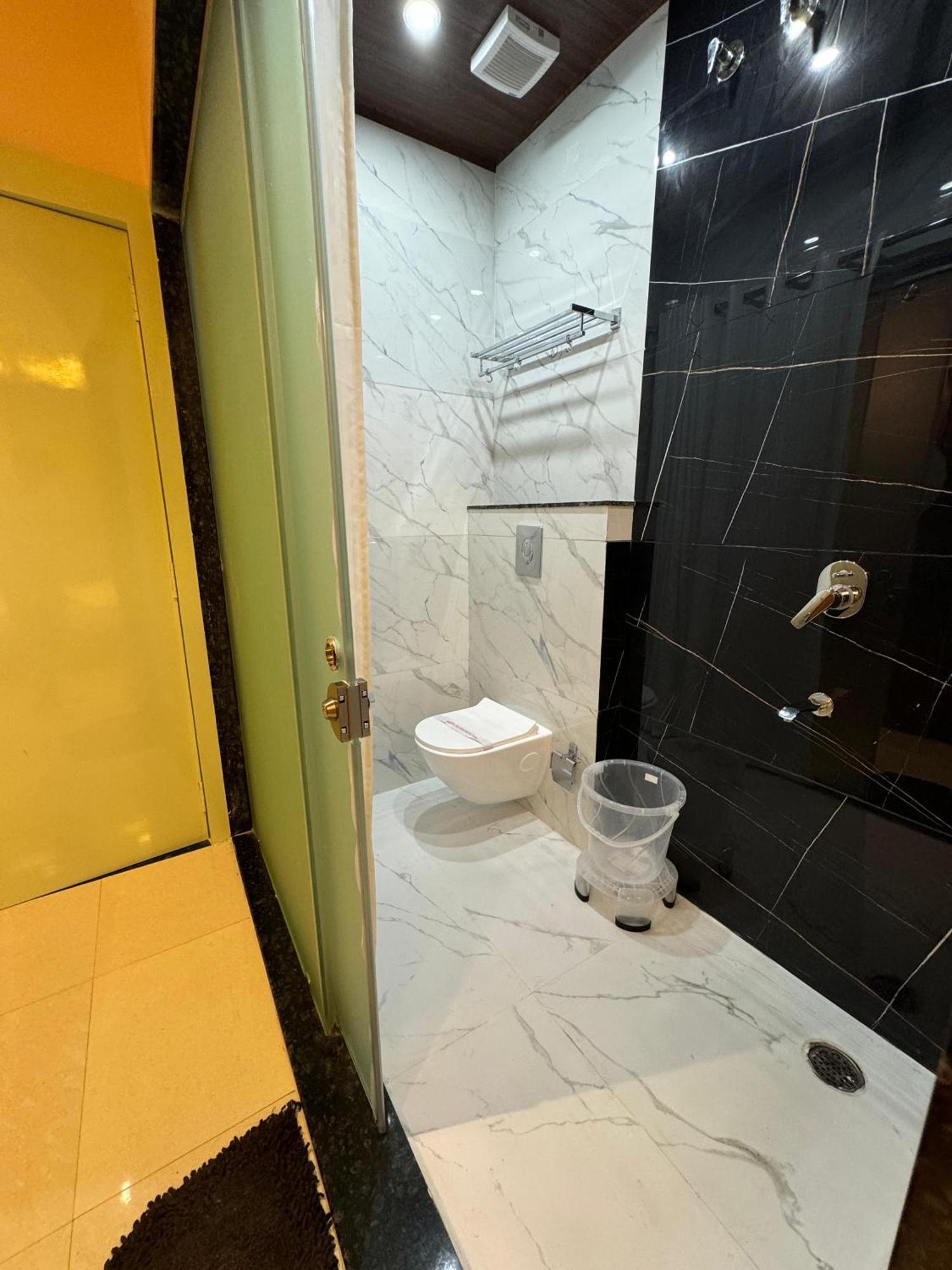 Lotos Hotel