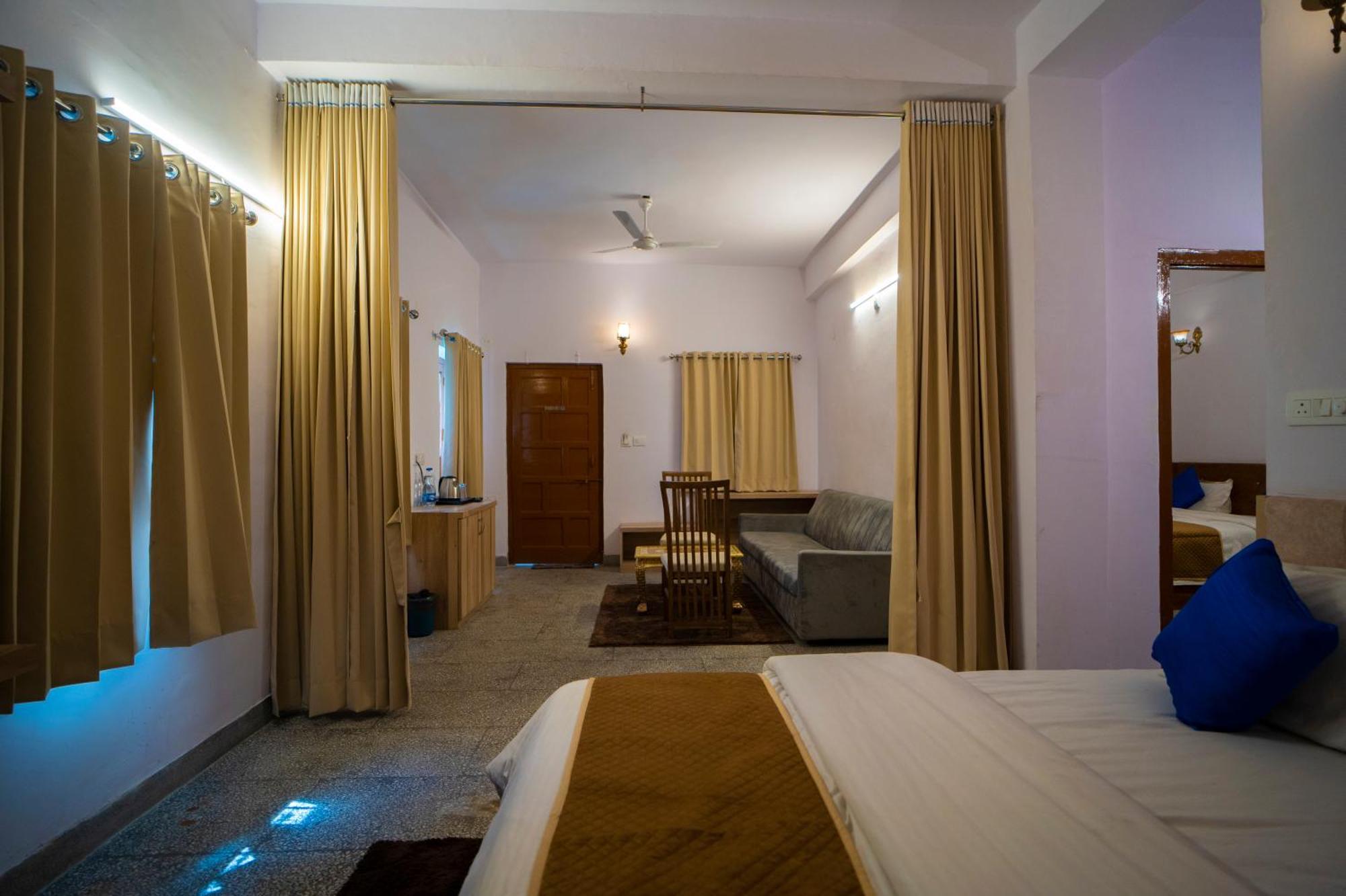 Devdarshan & Restaurant Hotel Udaipur