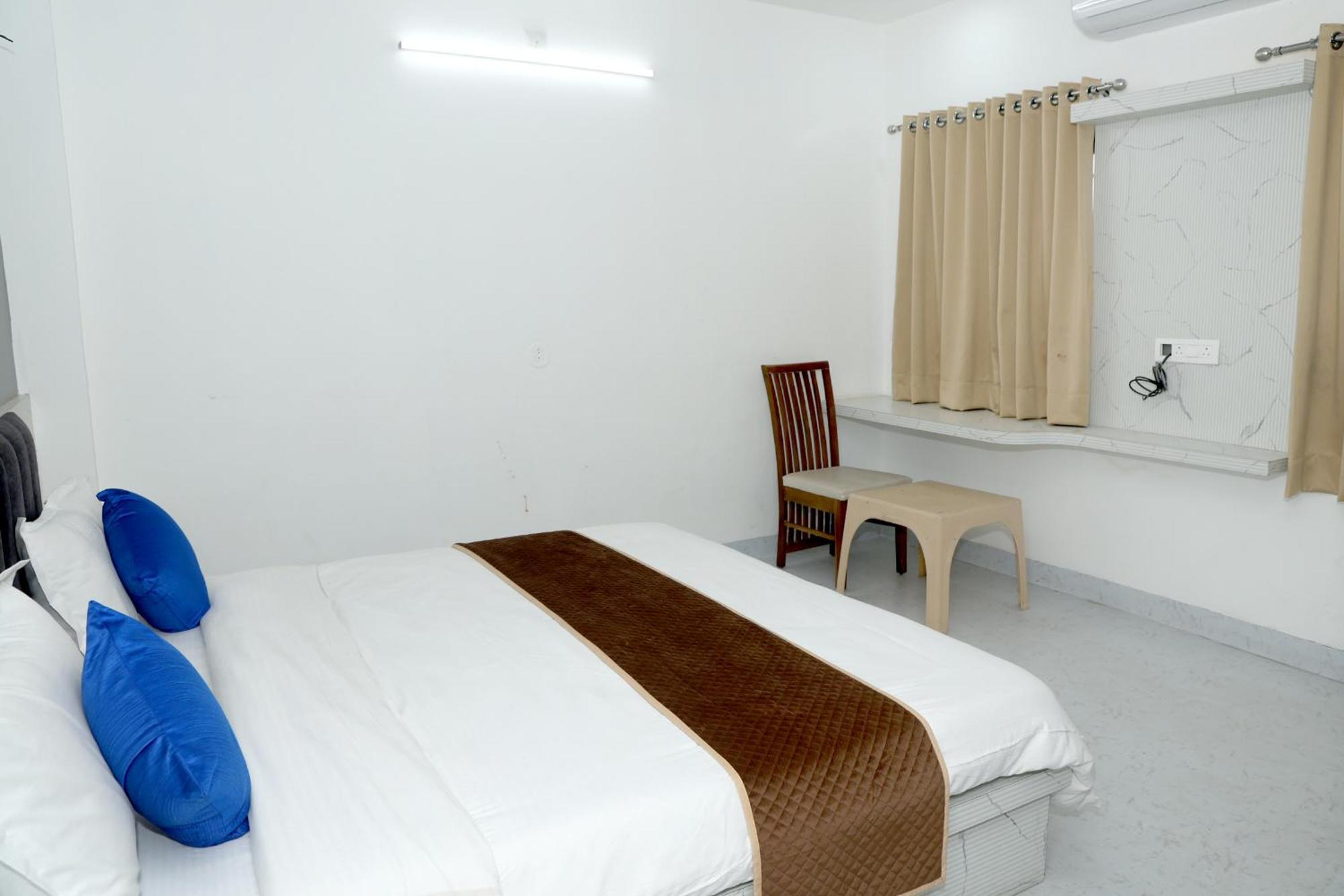 Devdarshan & Restaurant Hotel
