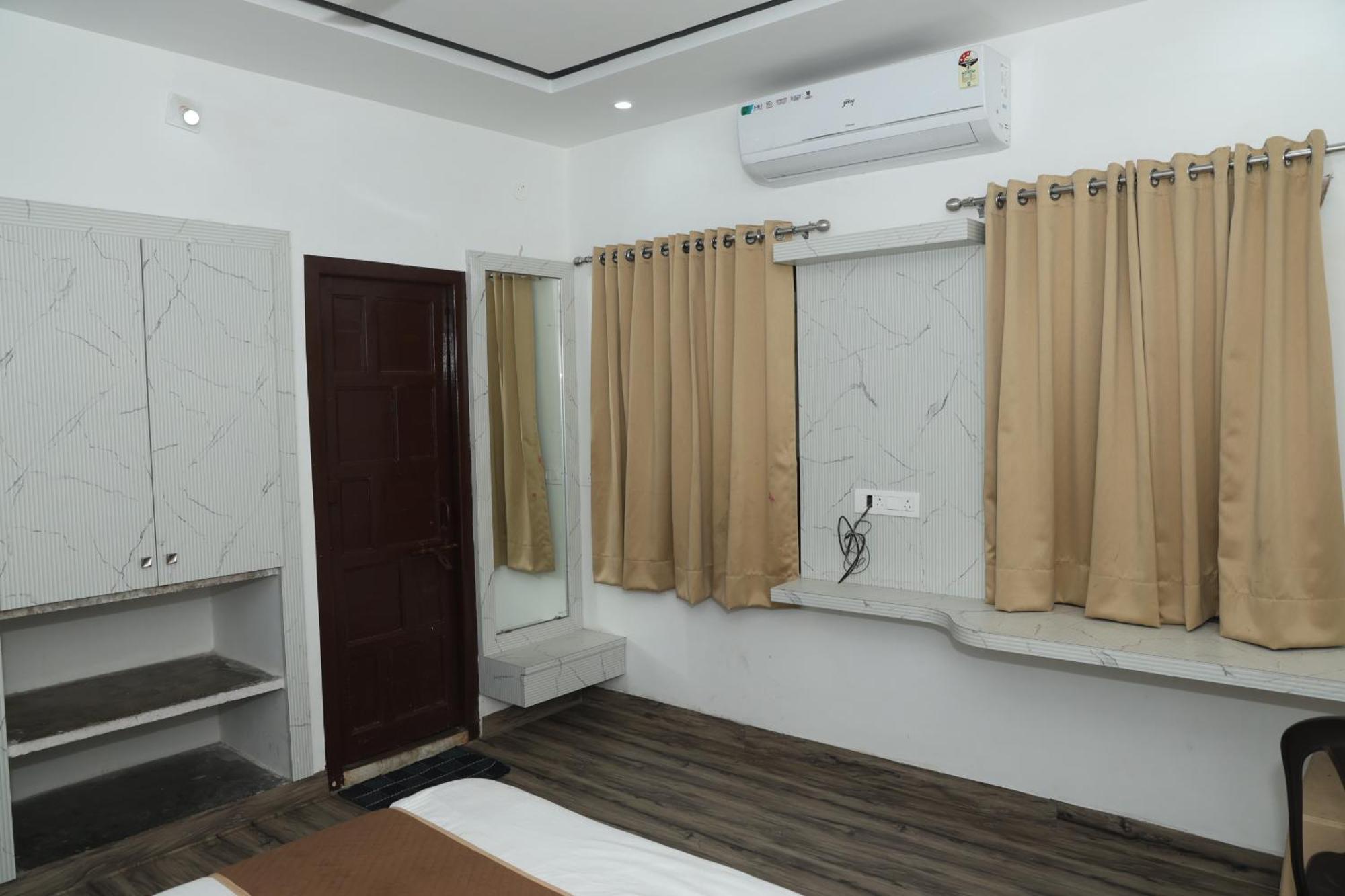 Devdarshan & Restaurant Hotel Udaipur