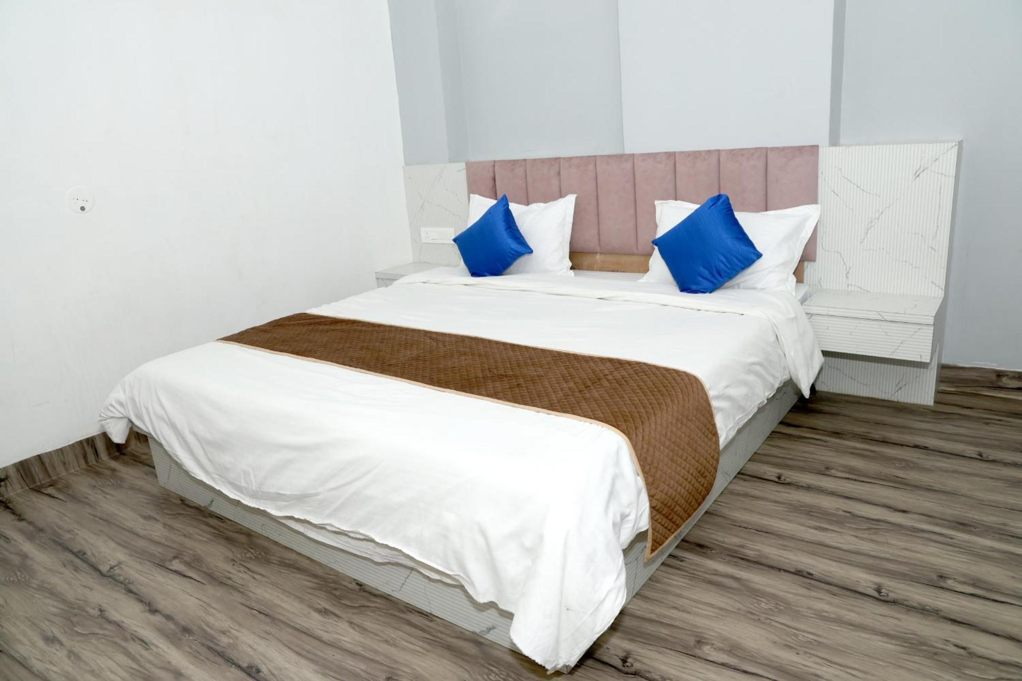 Devdarshan & Restaurant Hotel