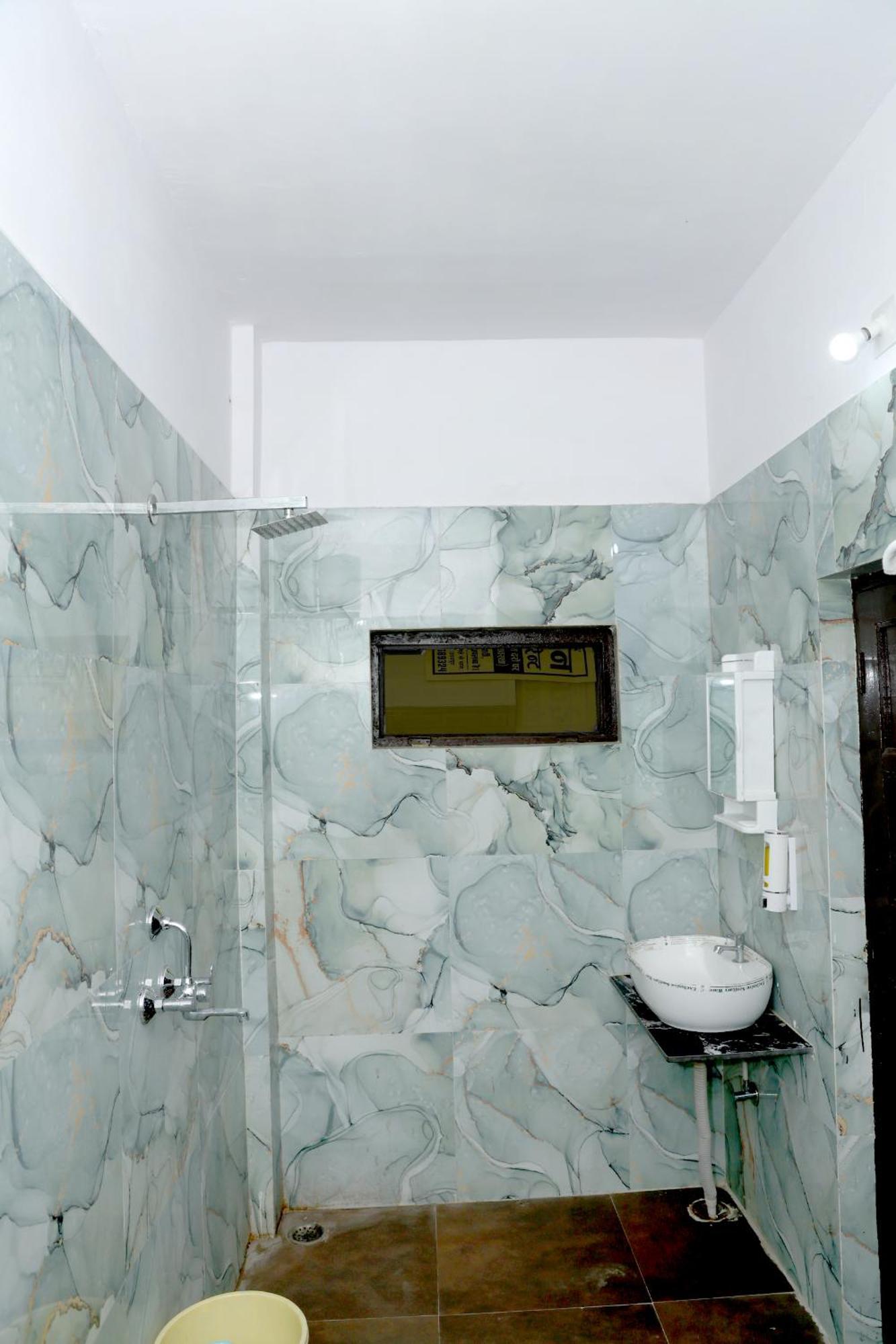 Hotel Devdarshan & Restaurant 2*
