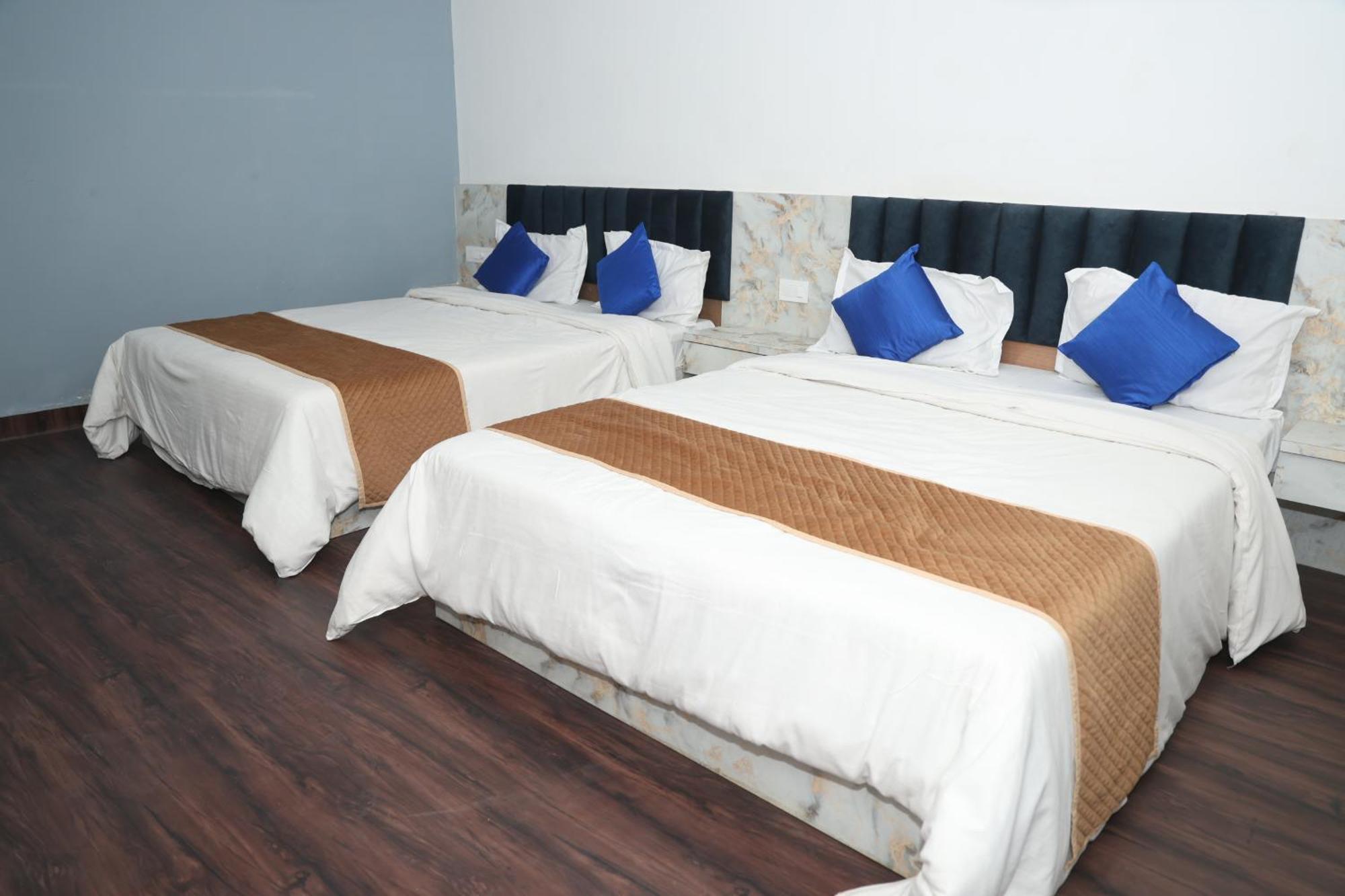 Devdarshan & Restaurant Hotel