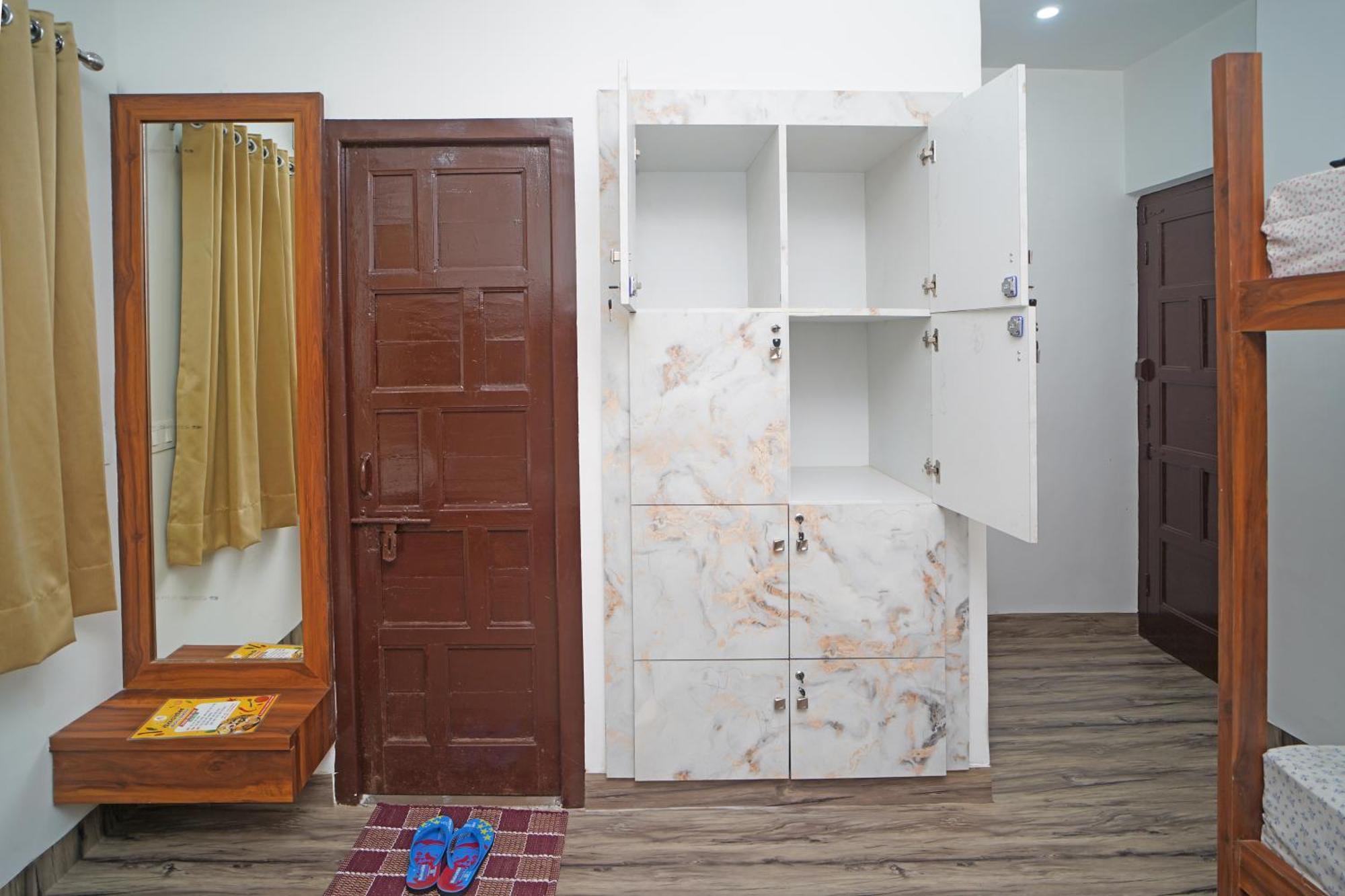 Hotel Devdarshan & Restaurant 2*