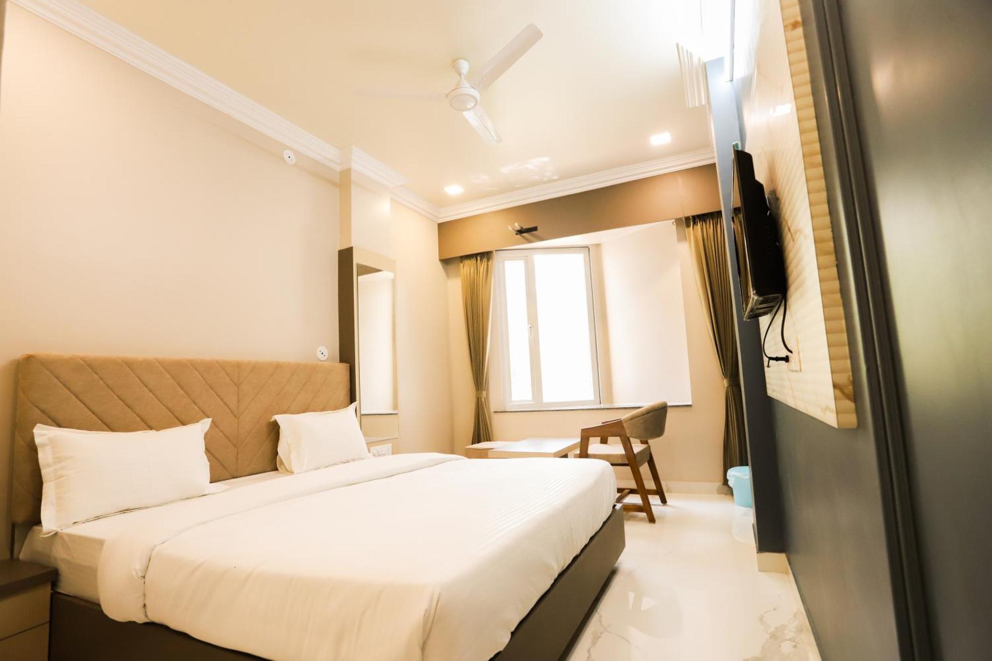 Hotel Indra Palace 3*