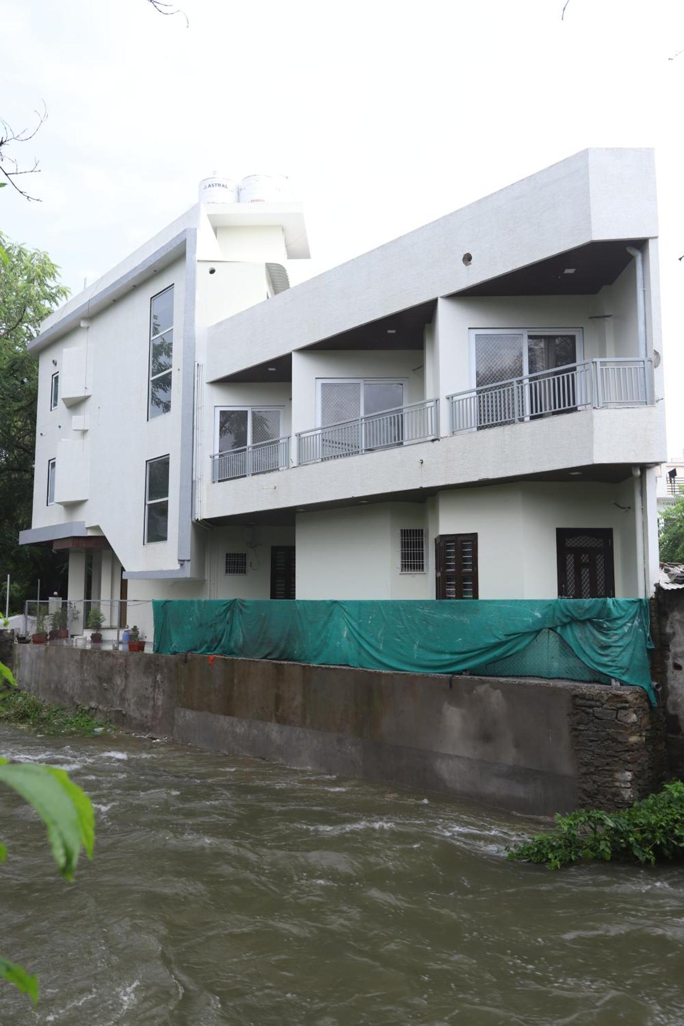 Indra Palace Hotel