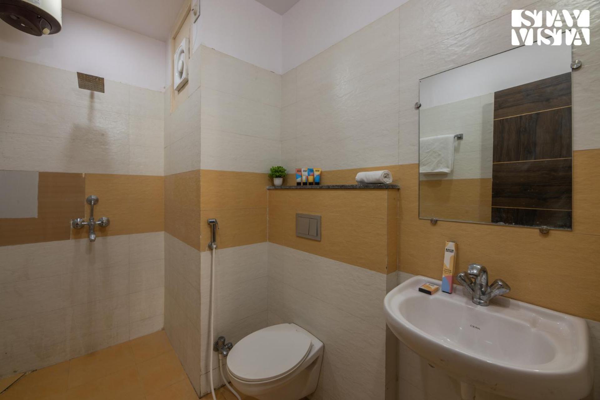 Stayvista At Arka Crest With Jacuzzi, Bonfire, Wi-fi *