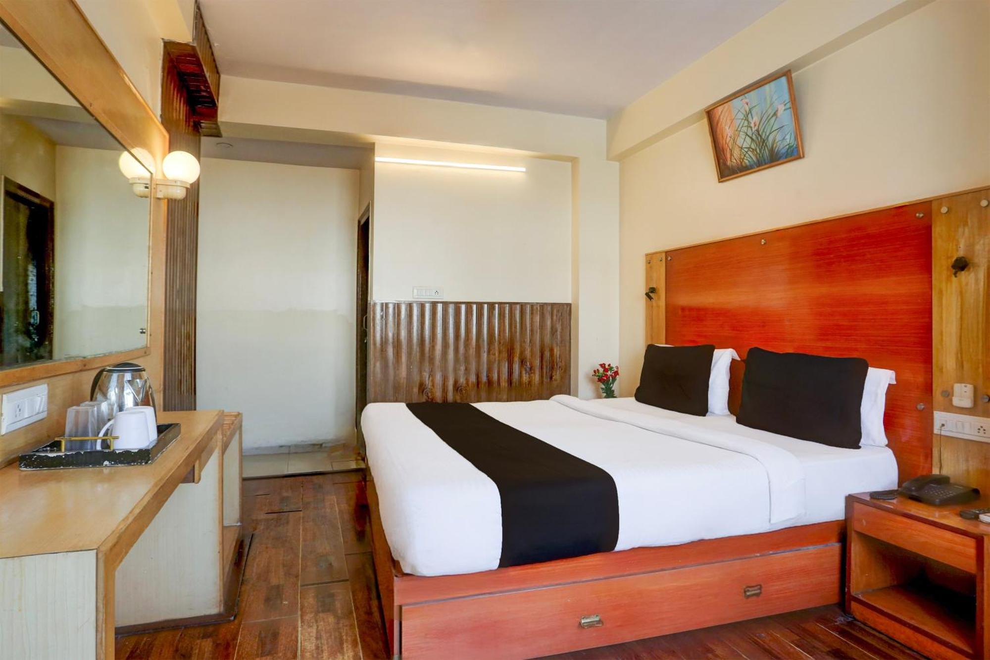 Super Townhouse Fateh Sagar Formerly Vatika 4* Udaipur