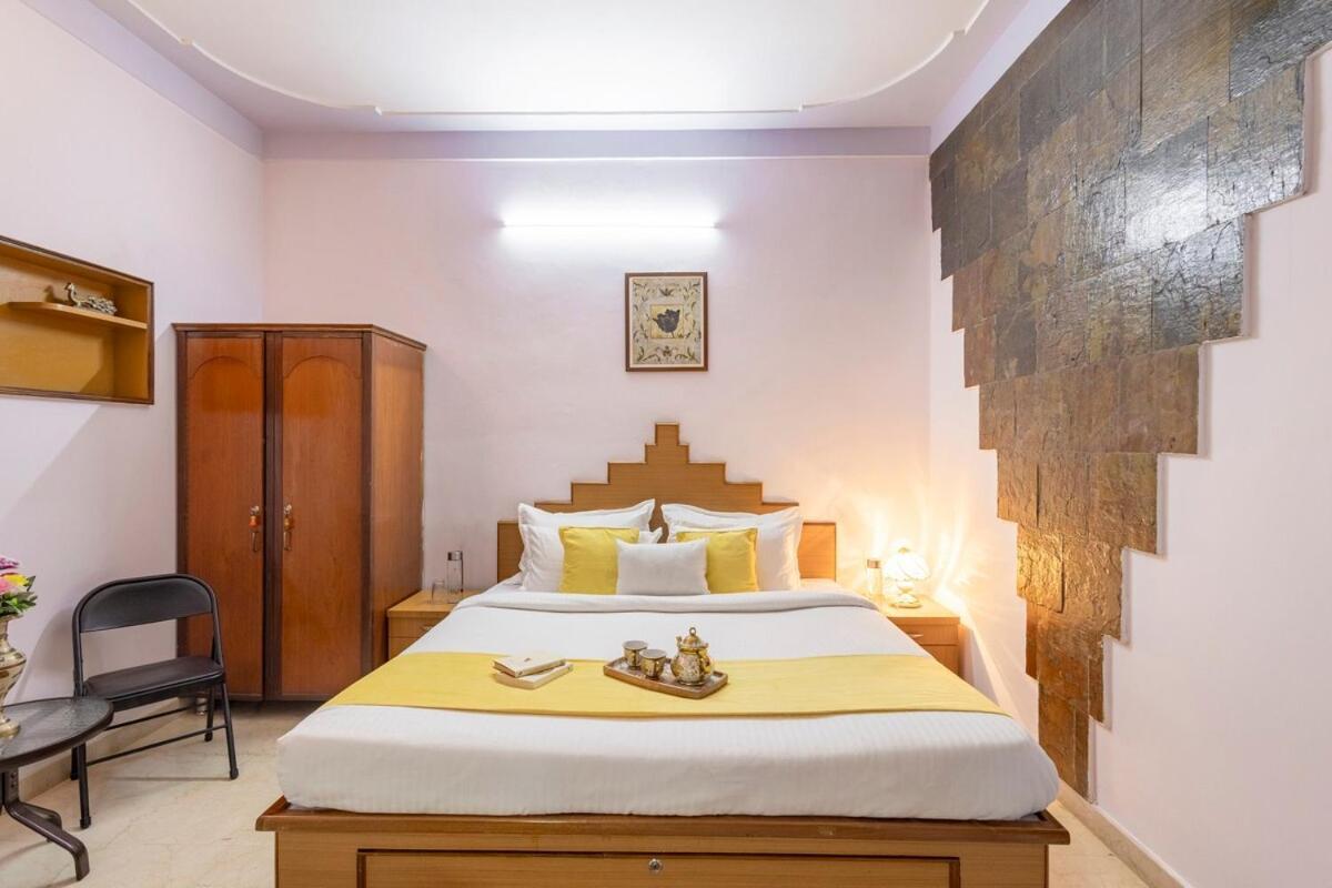 Abhimanyu Mansion Emerald 1-room Retreat With Common Outdoor Dining Area & Garden Villa