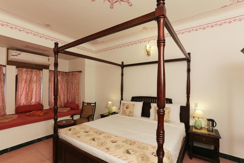 The Lavitra Lakeview 3* Udaipur