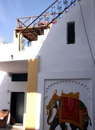 Nayee Haveli Hotel