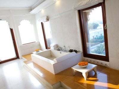 Devi Garh Hotel 5*