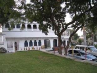 Devendragarh - A Boutique Facing On Fateh Sagar
