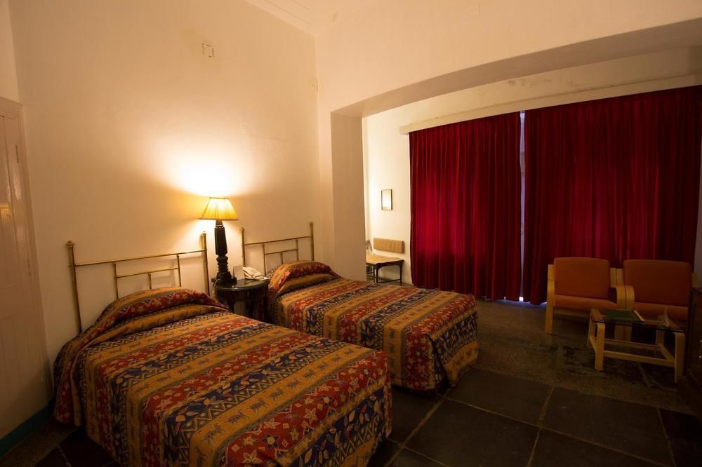 Hotel Shikarbadi - By The Lake Heritage By Hrh Group Of 3*