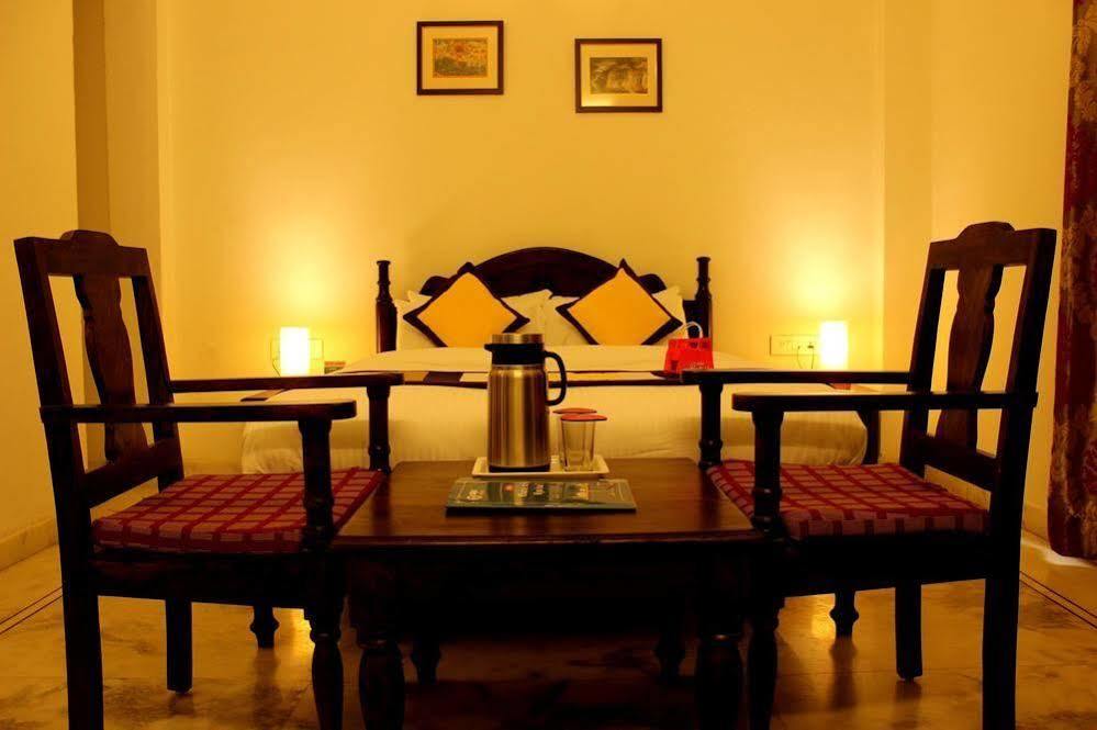 Oyo 1159 Hotel Chandra Prakash Hotel 2*