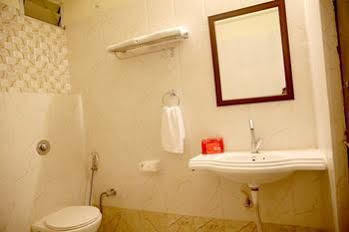 Oyo 1159 Hotel Chandra Prakash 2*