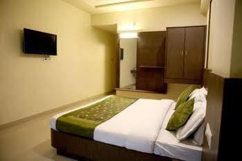 Oyo 1159 Hotel Chandra Prakash Hotel