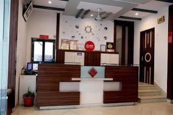 Oyo 1159 Hotel Chandra Prakash Hotel 2*