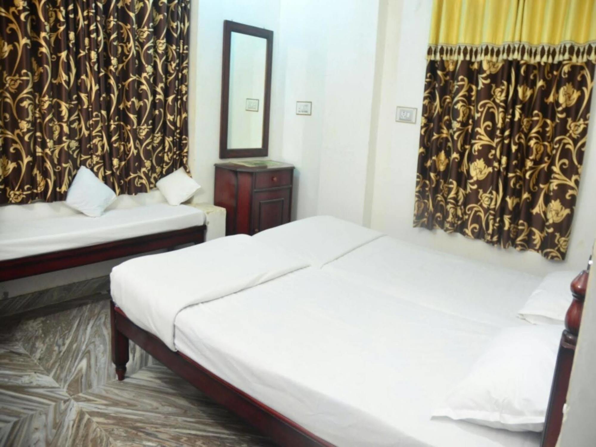 Hotel Janak Niwas 3*