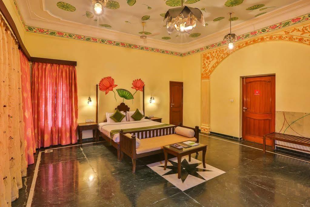 Hotel Jaisingh Garh By Innovating Hospitality 3*