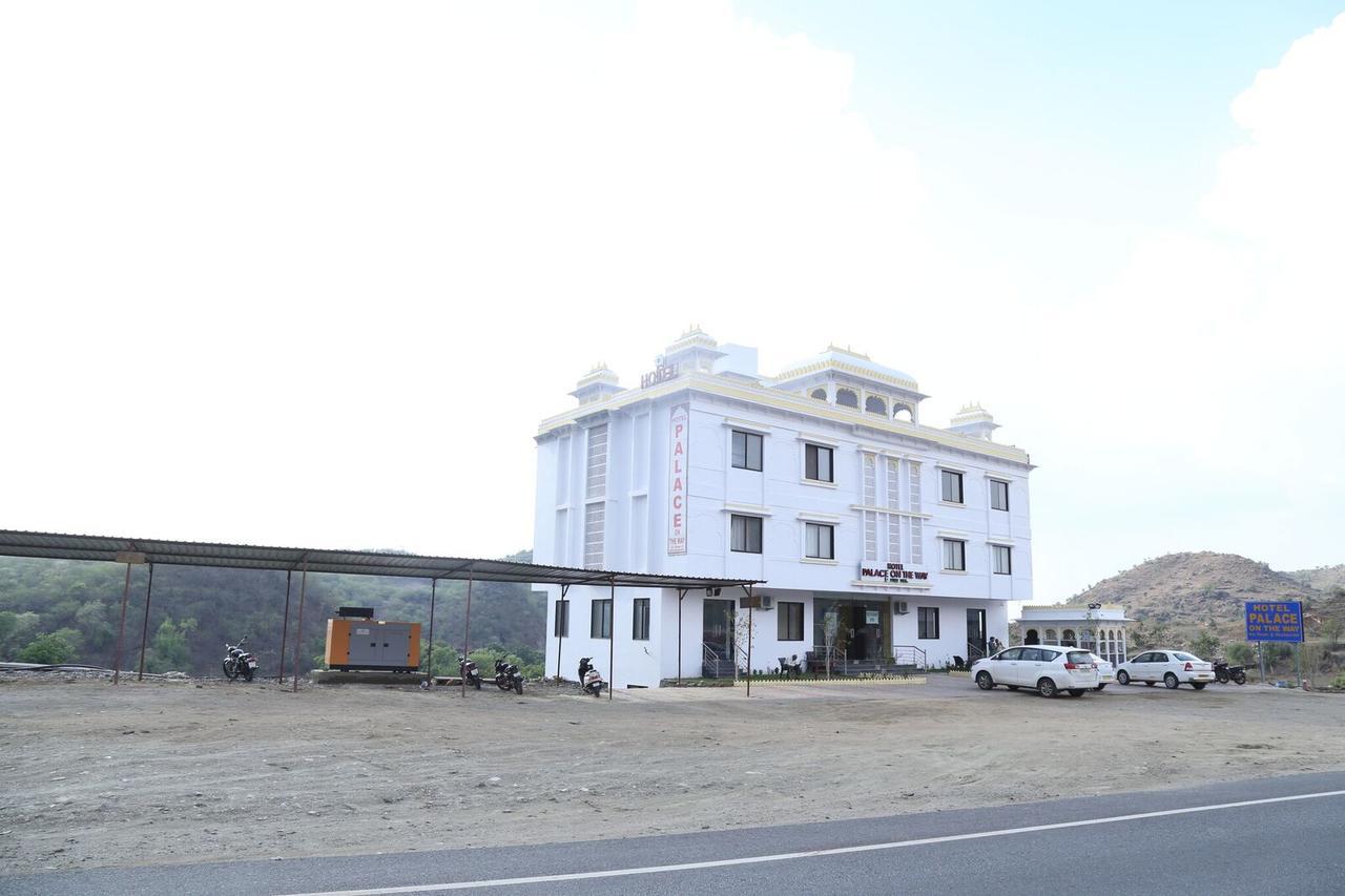 Hotel Palace On The Way Udaipur