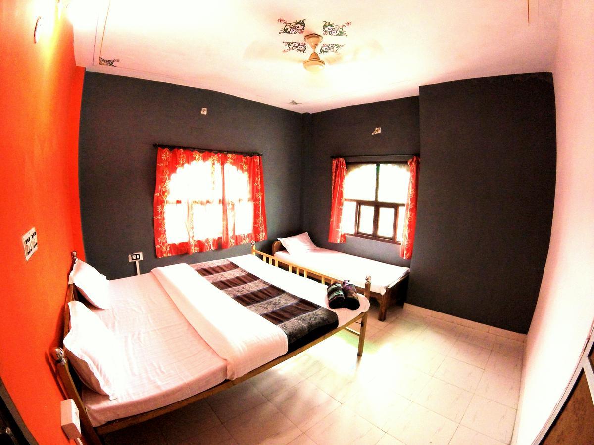 Hostel The Crawl *