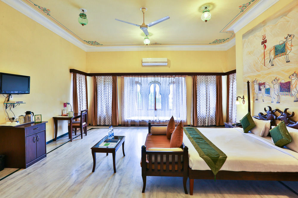 Hotel Jaisingh Garh By Innovating Hospitality 3*