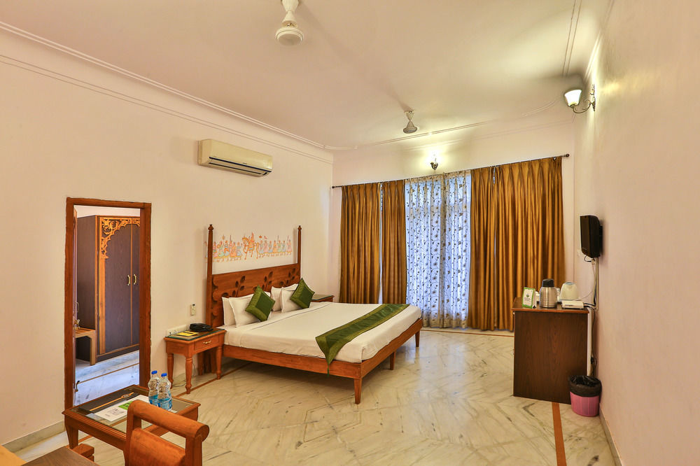 Hotel Jaisingh Garh By Innovating Hospitality 3*