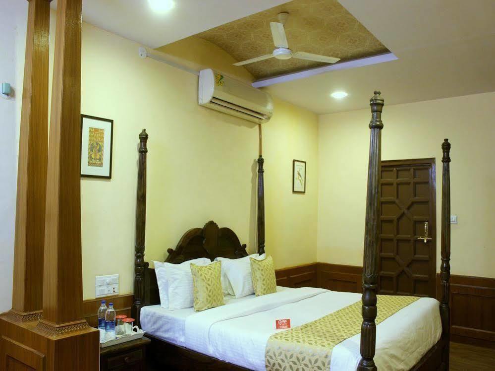 Hotel Oyo 1159 Hotel Chandra Prakash 2*