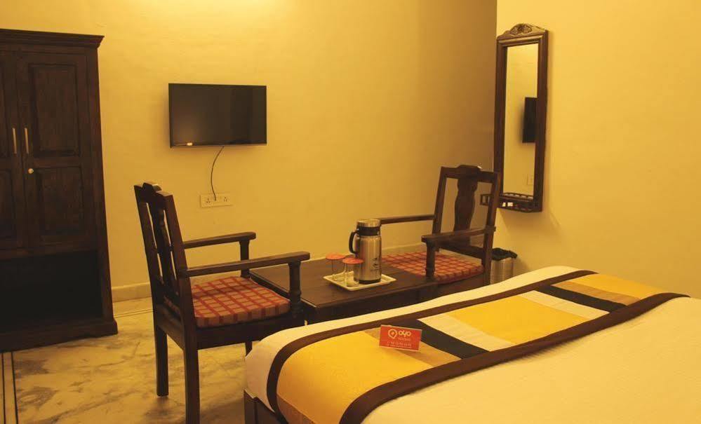 Hotel Oyo 1159 Hotel Chandra Prakash 2*