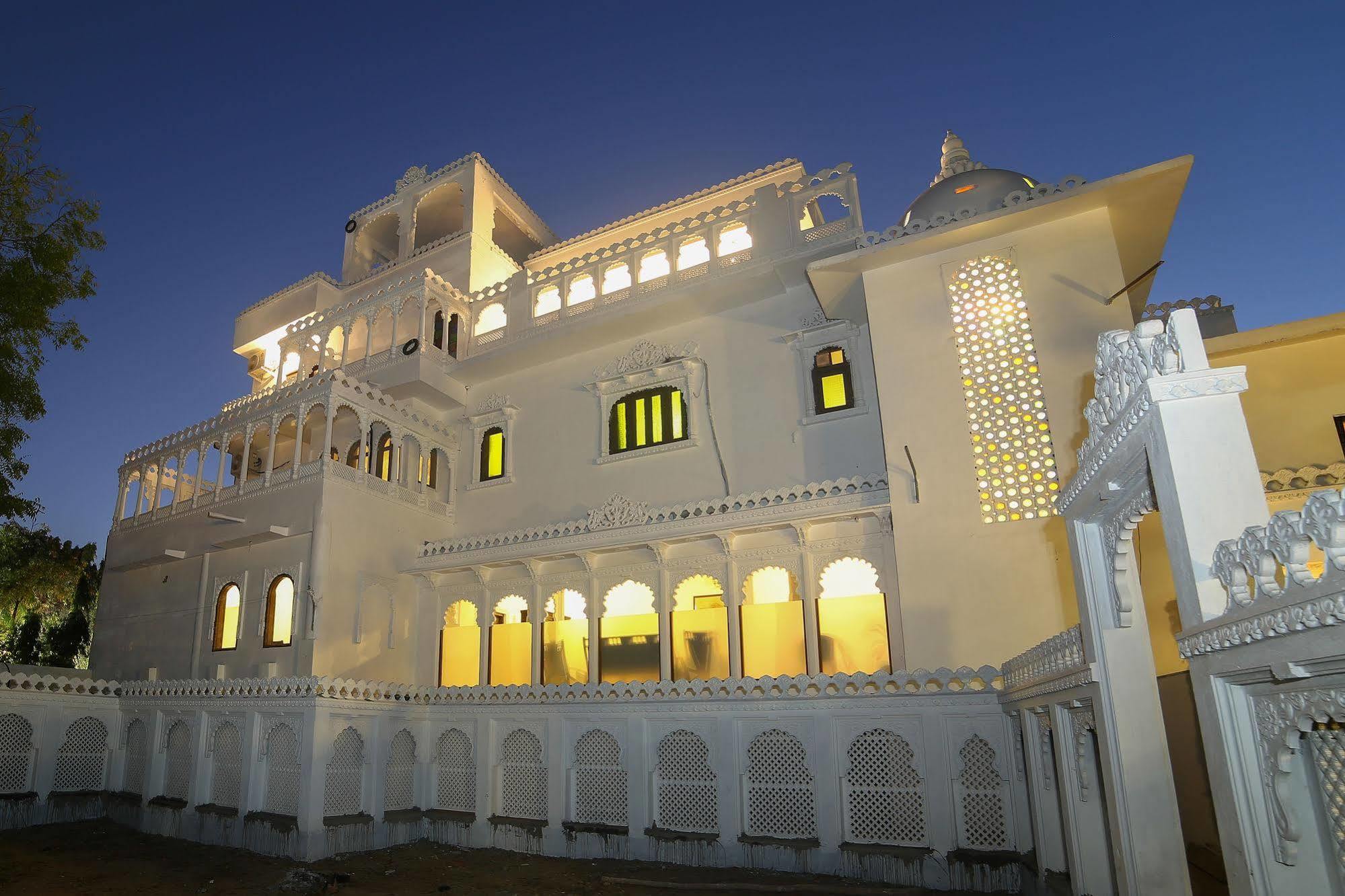 The Lavitra Lakeview Hotel Udaipur