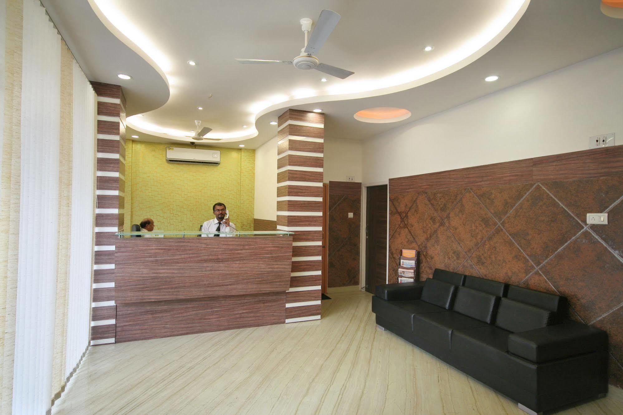 Padmini Palace 2*