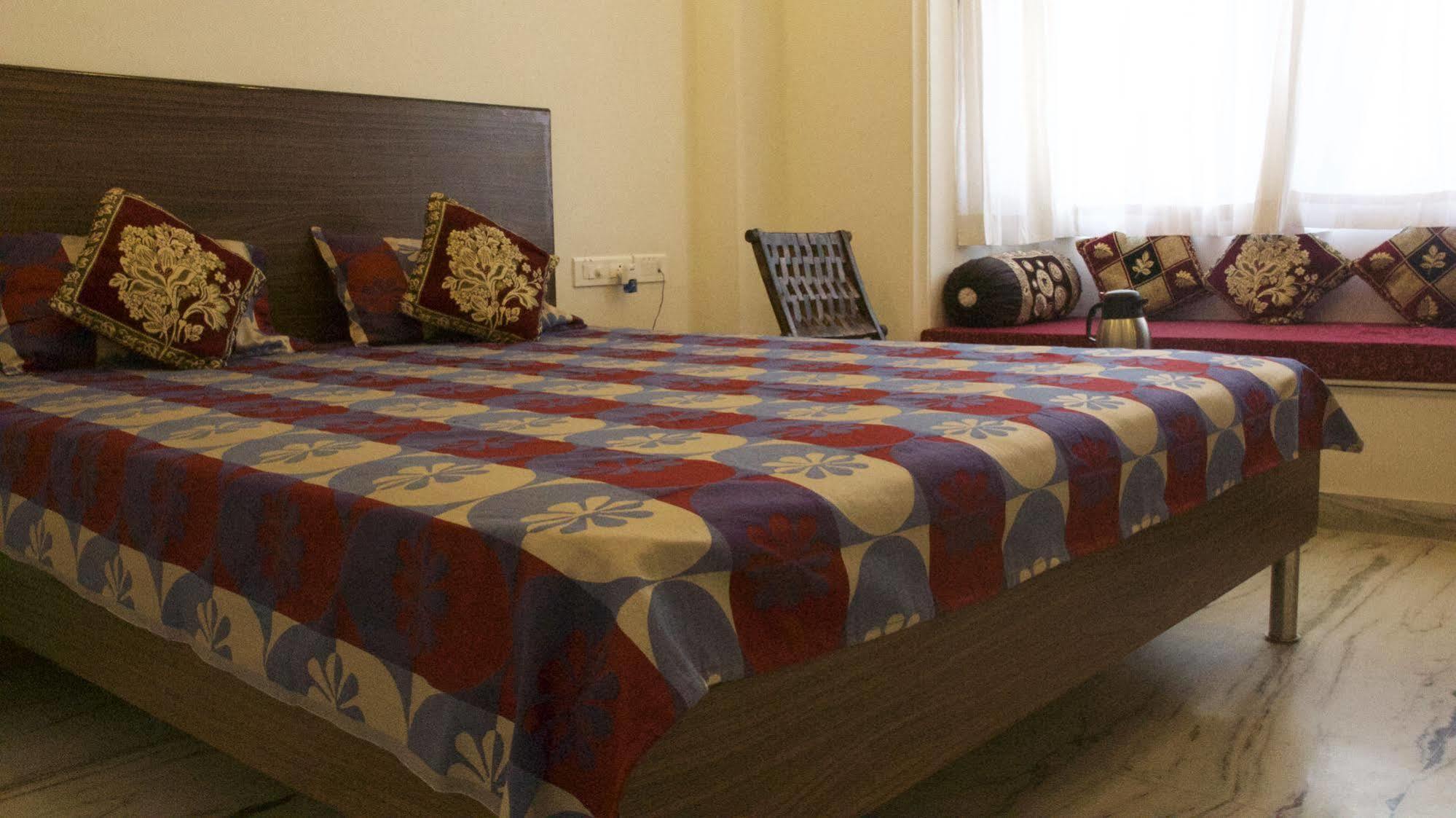 Madpackers Hotel 3*