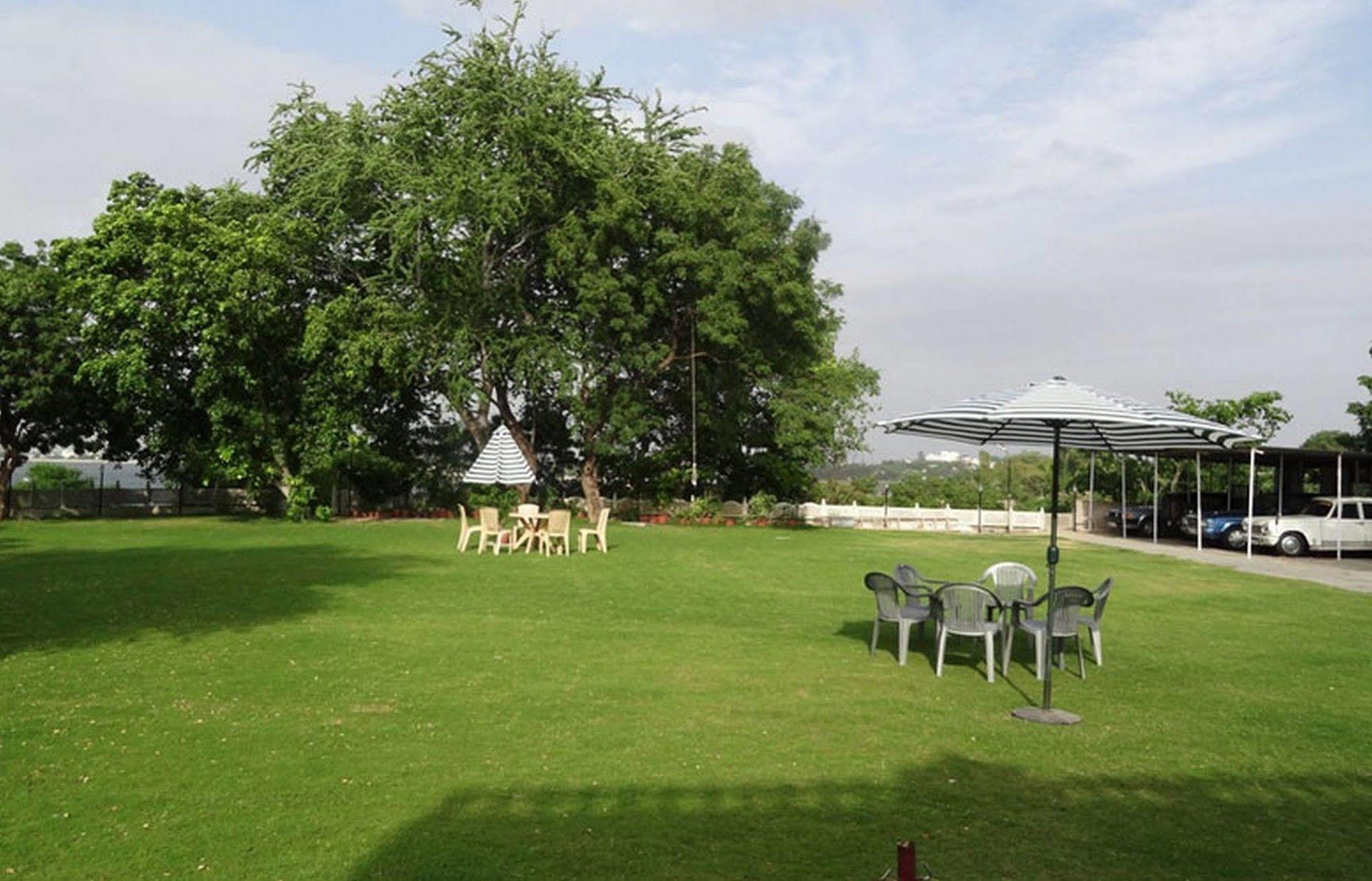 Hotel Devendragarh - A Boutique Facing On Fateh Sagar