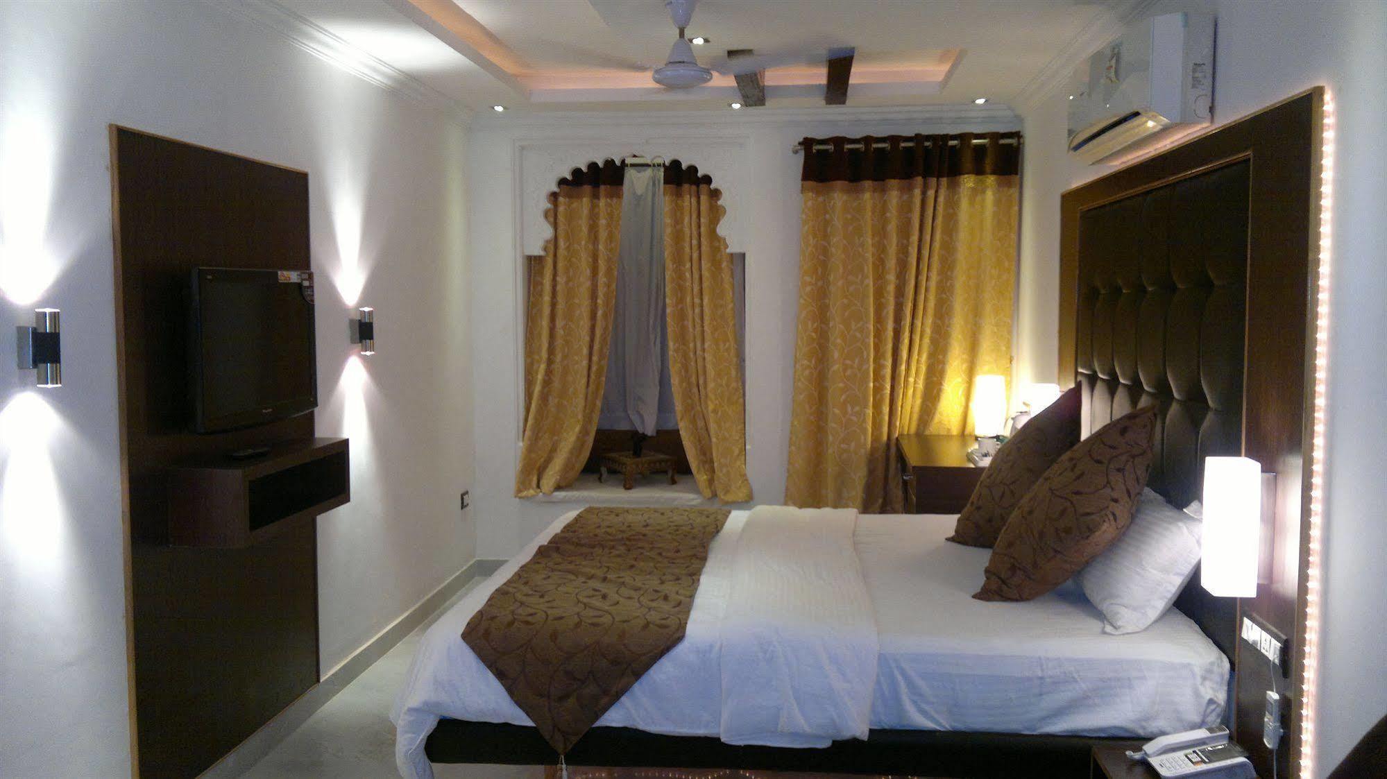 Mandiram Palace Hotel 3*